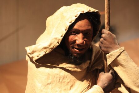 Palce neandrtálců byly skvěle uzpůsobeny k užívání nástrojů