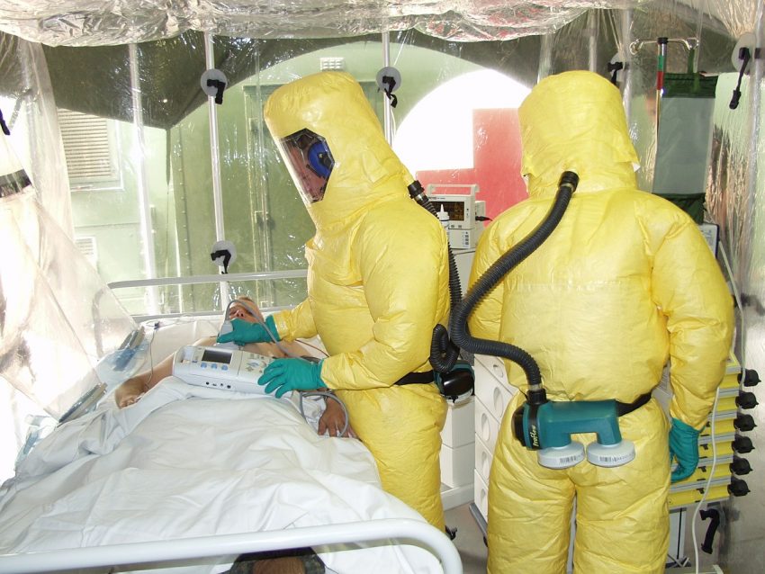 Ebola může v přeživších přetrvat až 5 let. To je mnohem déle, než si vědci mysleli