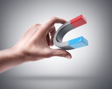 Nevídané využití magnetu v běžném životě. Pomůže najít sever a zároveň zamezí zamrznutí zámků. Už žádná krušná zimní rána