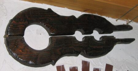 Housle, děsivý mučicí nástroj středověku. Roznášení drbů a klepů bylo tvrdě trestáno