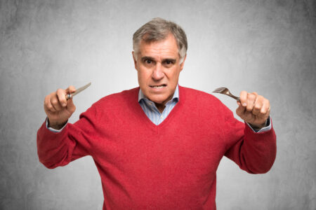 Jak dlouho je schopen člověk přežít bez jediného sousta? Záleží na souběhu těchto klíčových faktorů