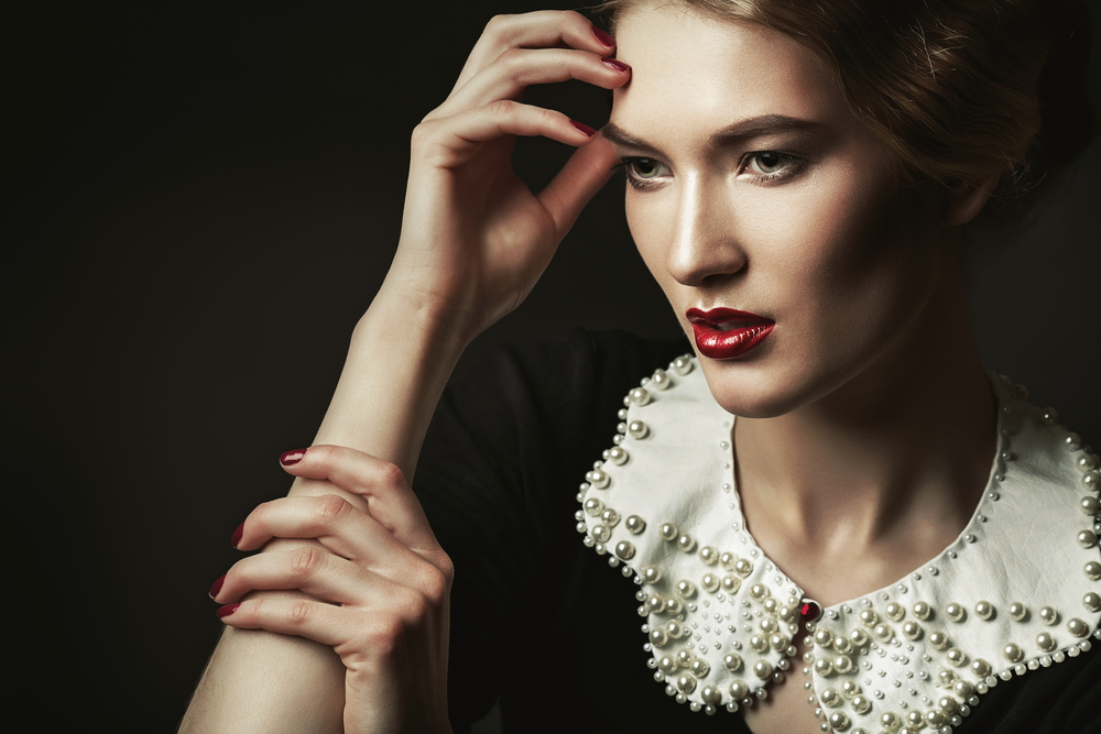 Krása počátkem 20. století znamenala i použití velmi rizikových prostředků. Ujal by se dobový ideál i v dnešních dnech?