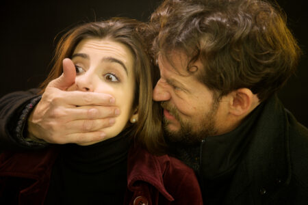 Co dělat, když se doma nebo jinde stanete obětí přepadení? To, jak se zachováte během prvních vteřin, rozhodne, zda přežijete ve zdraví