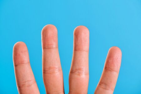 Délka prstů je odrazem vašeho duševního i fyzického stavu. Co vše prozrazují ruce o vašem těle?