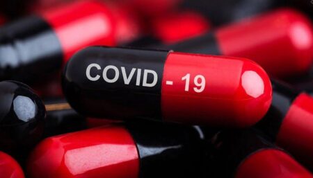 Nadějná novinka Pfizeru snižuje riziko hospitalizace a úmrtí na covid až o 89 %. Známe klinické výsledky