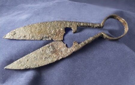 Jak vypadala péče o nehty ve středověku? Věřilo se, že mohou být základem pro čarovné lektvary