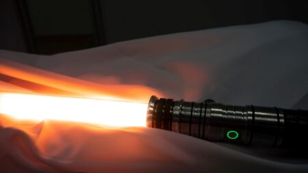 Vyrobit fungující světelný meč je sen mnoha technických nadšenců. Jaké jsou varianty jeho realizace?