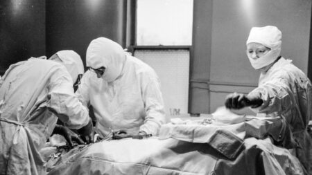 Zločinci v bílých pláštích: 10 nejkrutějších lékařů, kteří prováděli nemorální experimenty na svých pacientech
