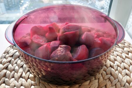 Pět způsobů, jak uvařit červenou řepu, aniž by ztratila potřebné živiny. Jde to za 45, ale i 12 minut