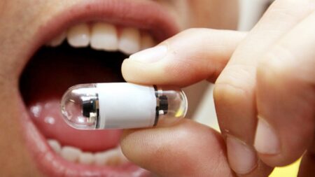 Můžeme dát kolonoskopii sbohem? Klasická metoda je ve světě postupně nahrazována kapslí k fotografování střev