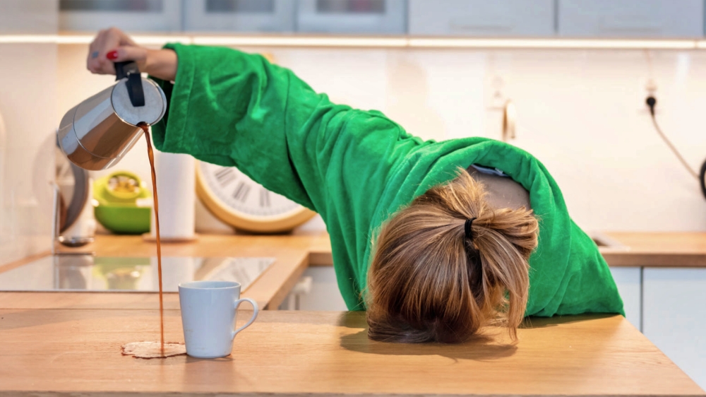 Kdybyste týden nespali, co by se stalo? Den po dni – od pocitů, až po narušení organismu a pokusy spánek obnovit