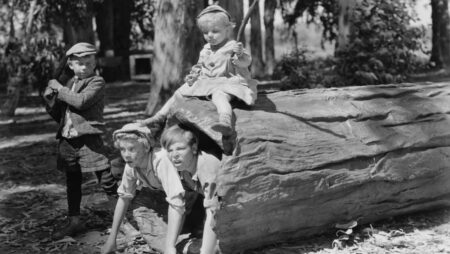 Jak se roku 1948 dostal do prodeje osud 4 malých dětí aneb Když je realita horší než fikce nebo divoká spekulace