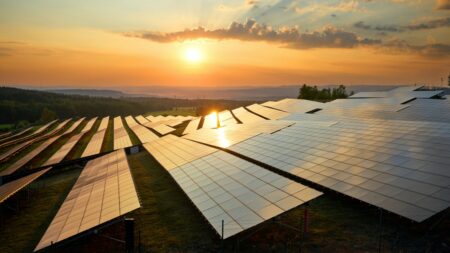 Co by se stalo, kdybychom rozmístili solární panely kolem Slunce? Zdá se to přece být perfektní zdroj energie