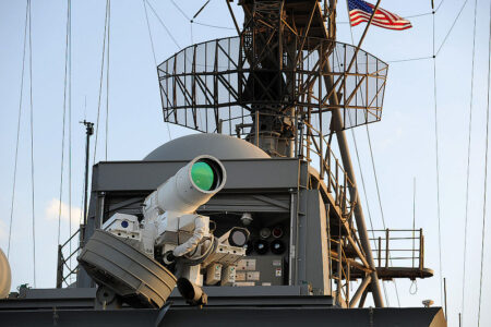 Fascinující zbraně budoucnosti: Některé technologie už zdaleka nepotkáme jen ve filmu, stávají se realitou