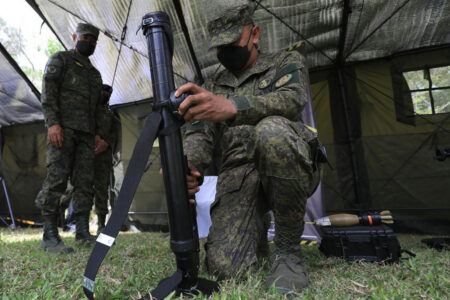 V ukrajinské armádě se objevily bulharské minomety M60CMA. Jsou nesmírně účinné a unese je 1 člověk