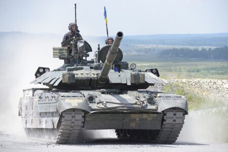 Na Ukrajině se objevil velmi vzácný tank T-84 Oplot-M, který předčí většinu ruských strojů