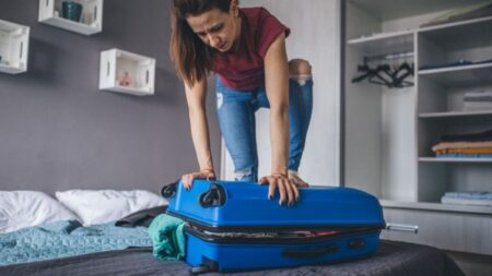 Propašujte si do letadla další zavazadlo zdarma. Tento trik si zamilujete –⁠ a nikdo vám ho nemůže zakázat