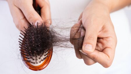 Krásné, husté a nelámavé vlasy: Věda radí, jak urychlit jejich růst a docílit bujné kštice