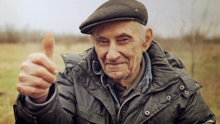 Japonští vědci objevili mechanismus, který může lidské buňky ochránit před stárnutím. Čeká nás revoluce dlouhověkosti?