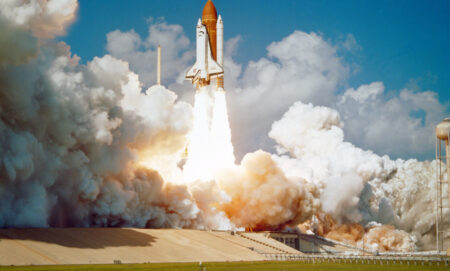 Americké vesmírné síly ruší satelity „živou palbou“. Momentálně to považují za hlavní prioritu