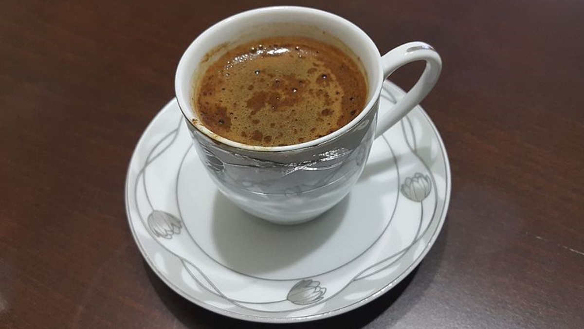 Káva může být pro tělo nepřítel. Nikoho nenapadne jí přisuzovat důsledky, avšak je nebezpečné je podceňovat