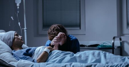 Mozková aktivita umírajícího pacienta prozradila, zda během smrti skutečně probleskne člověku celý život před očima