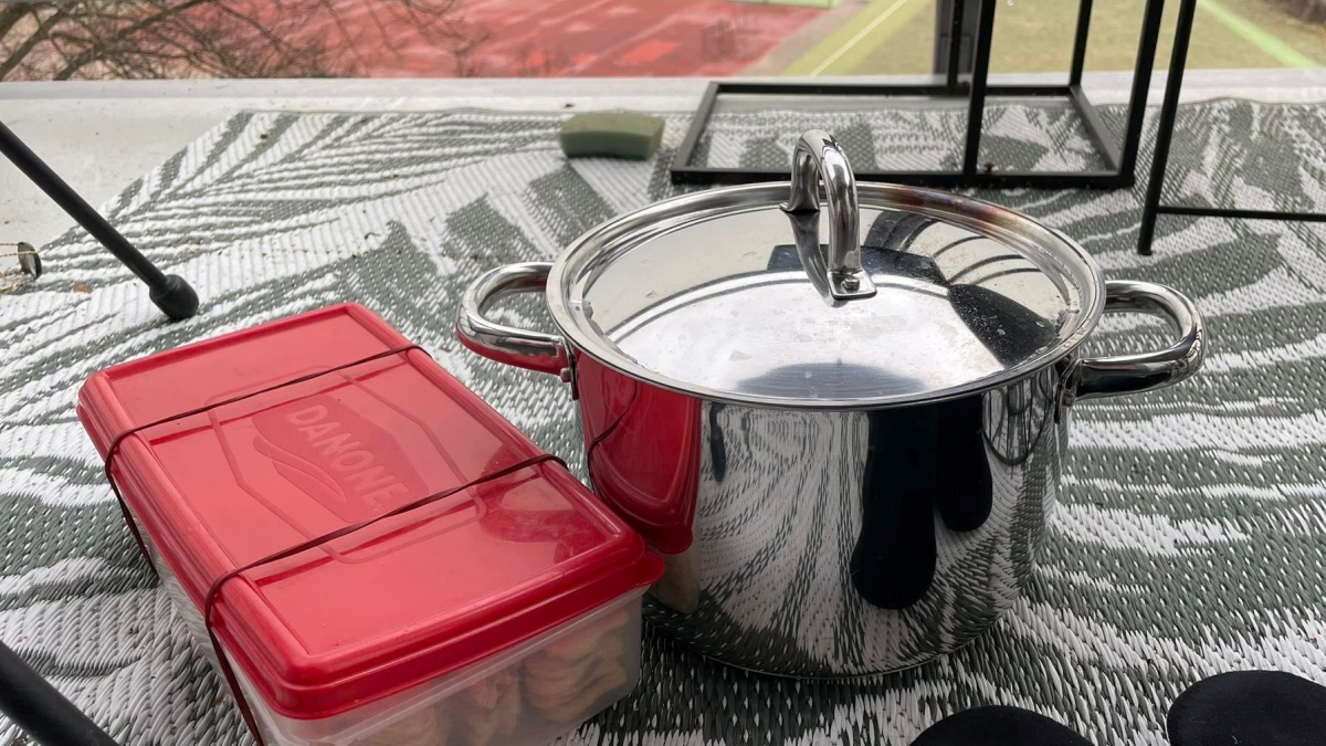 „Lednice je plná, můžu dát jídlo na balkon?“ Ne všechno. Například brambory by ztratily chuť