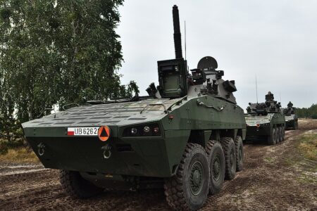 Polsko si je vědomé ruského ohrožení. Zkonstruovalo samohybný minomet M120 Rak, který mu dává velké šance