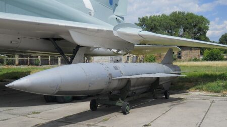 Používat protilodní střely Ch-22 na pozemní cíle je zrůdnost, osádka bombardéru nikdy neví, co vlastně může trefit