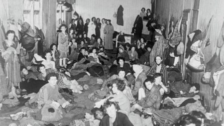 Nacisté chtěli zahladit stopy po zvěrstvech v Osvětimi. Zemřeli kvůli tomu další lidé