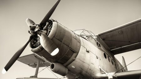 Záhada letu Santiago 513: V roce 1954 letadlo prostě zmizelo. O 35 let později přistálo s 92 kostlivci na palubě