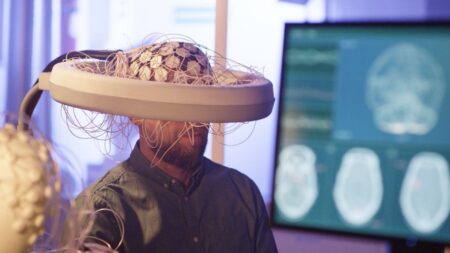 Vědci zachytili činnost mozku 30 s před smrtí a po ní. Není daleko od pravdy, že se nám přehraje život před očima