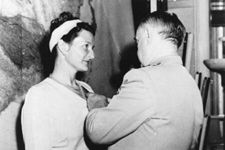 „Nejnebezpečnějším“ špionem 2. světové války byla žena s dřevěnou nohou. Zneškodnila 650 Němců