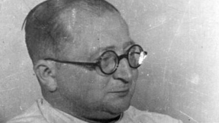 Druhý Mengele z Osvětimi: Gynekolog hledal způsob, jak levně a rychle sterilizovat ženy. Při experimentech trpěly a umíraly