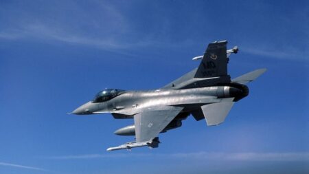 Výrobce stíhaček F-16 je na Ukrajinu připraven dodat jejich nejmodernější verzi. Americká vláda tomu ale není nakloněna