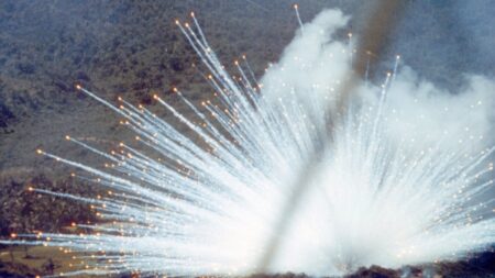 Ukrajina požádala o zakázanou kazetovou a fosforovou munici. Rusko ji využívá poměrně často