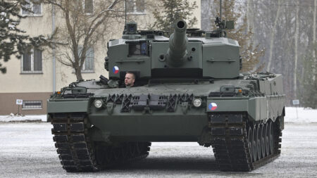 Rusko se našich nových tanků od Německa nebojí, protože jsou z 90. let. Je fakt, že naší šanci na obranu nijak nezvýší