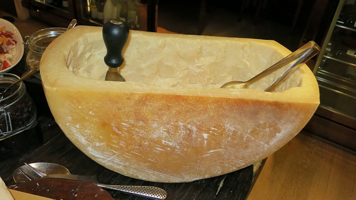 Nechutná přísada parmezánu nejspíš může někoho odradit. Jedná se o použití žaludeční sliznice telat