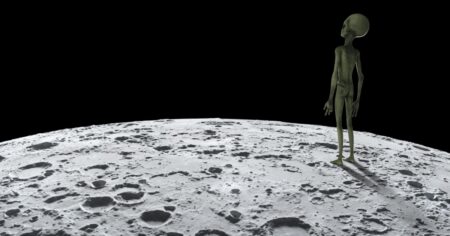 Badatel je přesvědčený, že Spojené státy zničily mimozemskou měsíční základnu a zmocnily se jejich vyspělé technologie