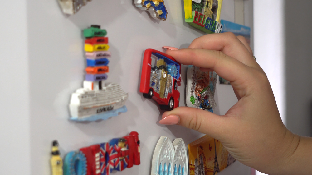 Magnetky na lednici: Mohou poškodit nejen ji, ale i elektroniku v její blízkosti