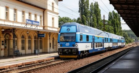 Proč vlaky nemají bezpečnostní pásy? Prý je to bezpečnější