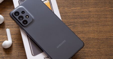 Uživatelé Samsungu pozor: Společnost bije na poplach, hackeři získali citlivá data – možná i ty vaše