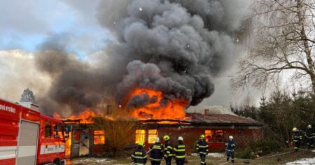 Hasiči varují: Může vám vyhořet celý dům, na tomto místě telefon nikdy nenabíjejte