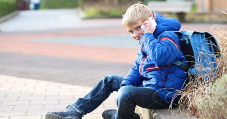 Zákaz telefonů ve školách: Studenti mají smůlu, učitelé se mohou začít radovat