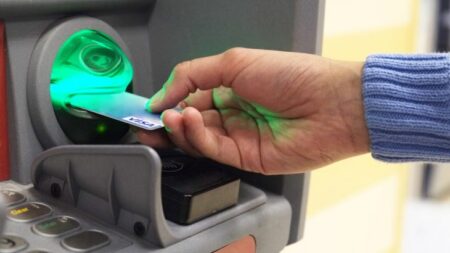 Varování: Jedno kliknutí na počítači vás připraví úplně o vše na vašem bankovním účtu. Většina Čechů se nedoplatí