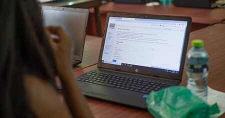 Naléhavé: Okamžitě si zkontrolujte počítač i telefon, na internet unikla data 95 % Čechů