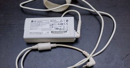 Máte na nabíječce od notebooku malý váleček? Kdo nezná jeho význam, toho čekají obrovské problémy