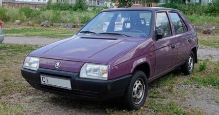 Je to tady: Kdo udělá za volantem tuto častou věc, ten přijde na místě o řidičák a zaplatí s mastnou pokutu