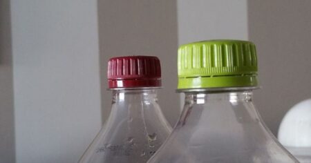 Tisíce korun pro každého Čecha, který má doma PET lahve. Nárok na odměnu má každý, i vy