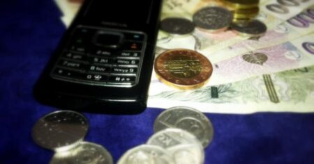 Varování: Pokud vám zavolá toto číslo, nezvedejte to. Jednou to uděláte a přijdete o 400 000 Kč, ani nemrknete